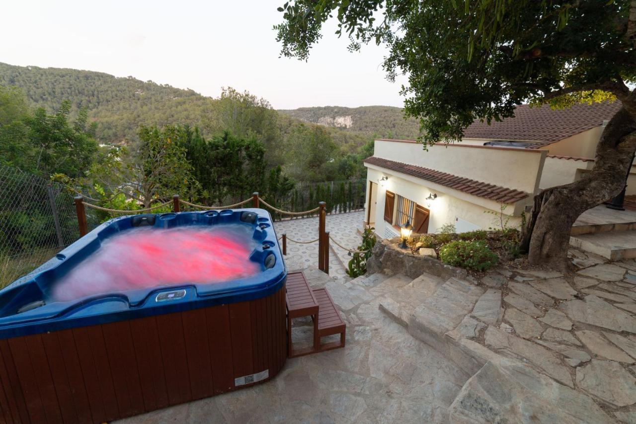 Silom House Villa Sant Pere De Ribes Exteriör bild