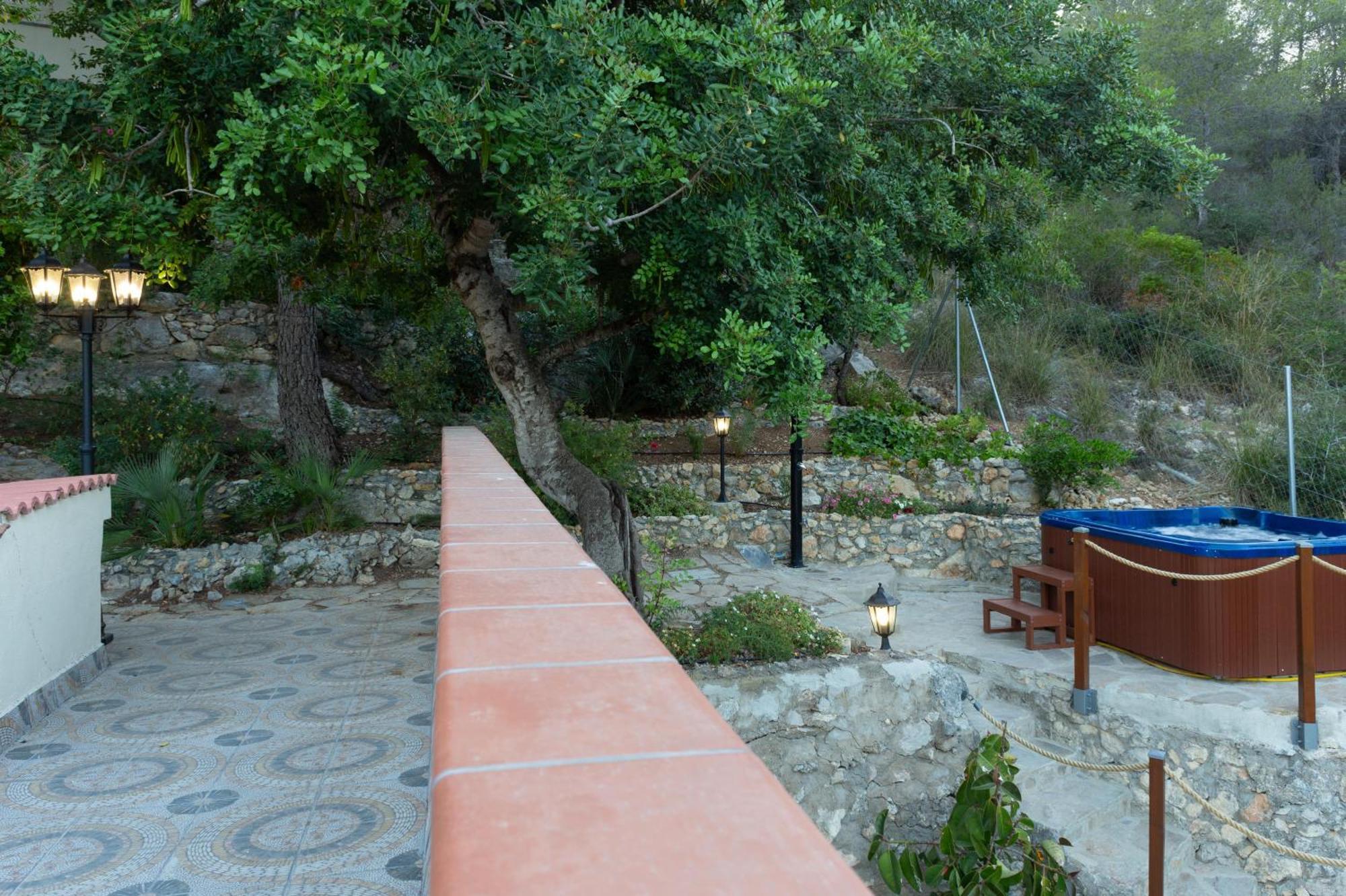 Silom House Villa Sant Pere De Ribes Exteriör bild